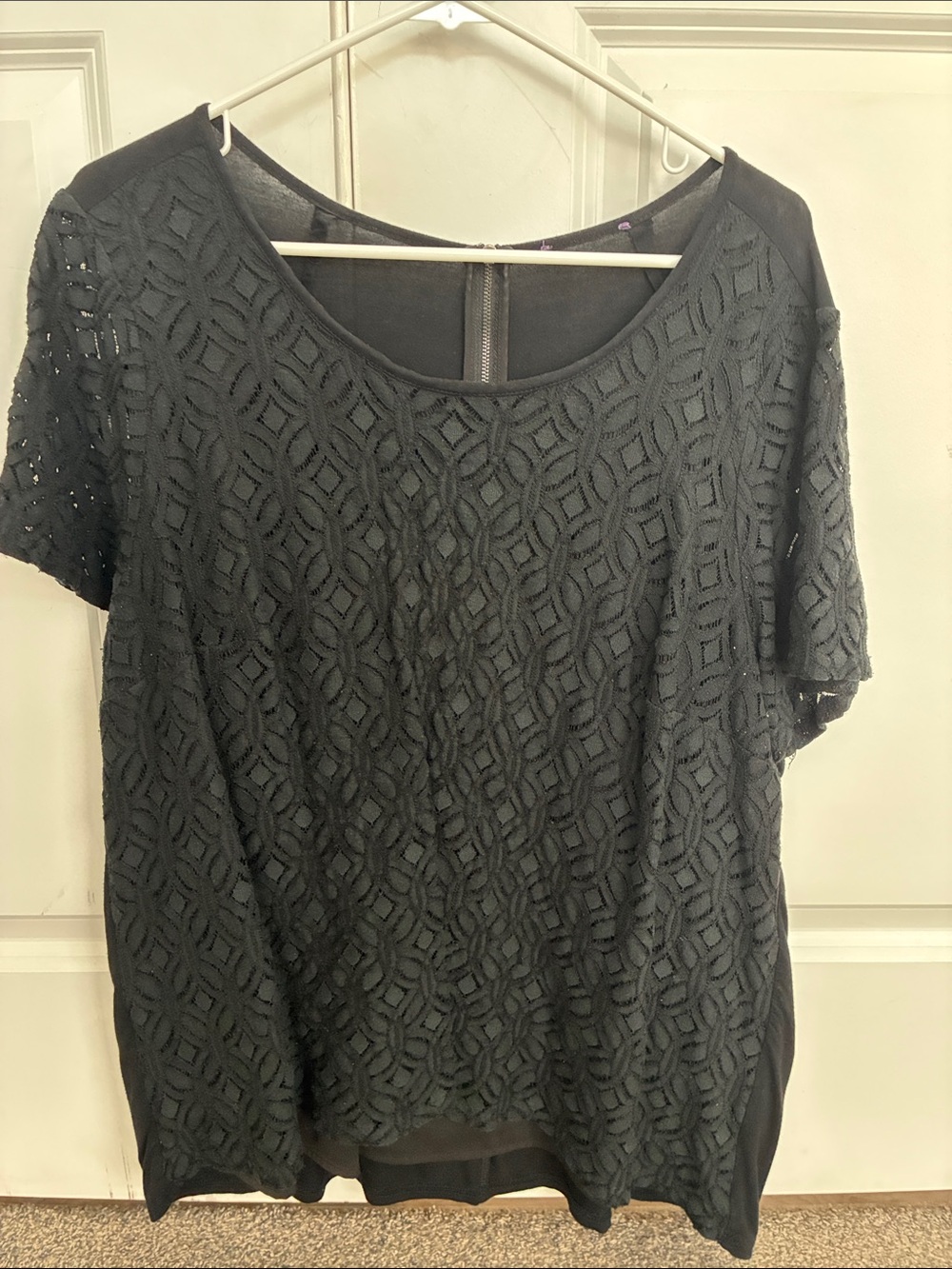 Dress Barn Black Lace Geometric Short Sleeve Tunic